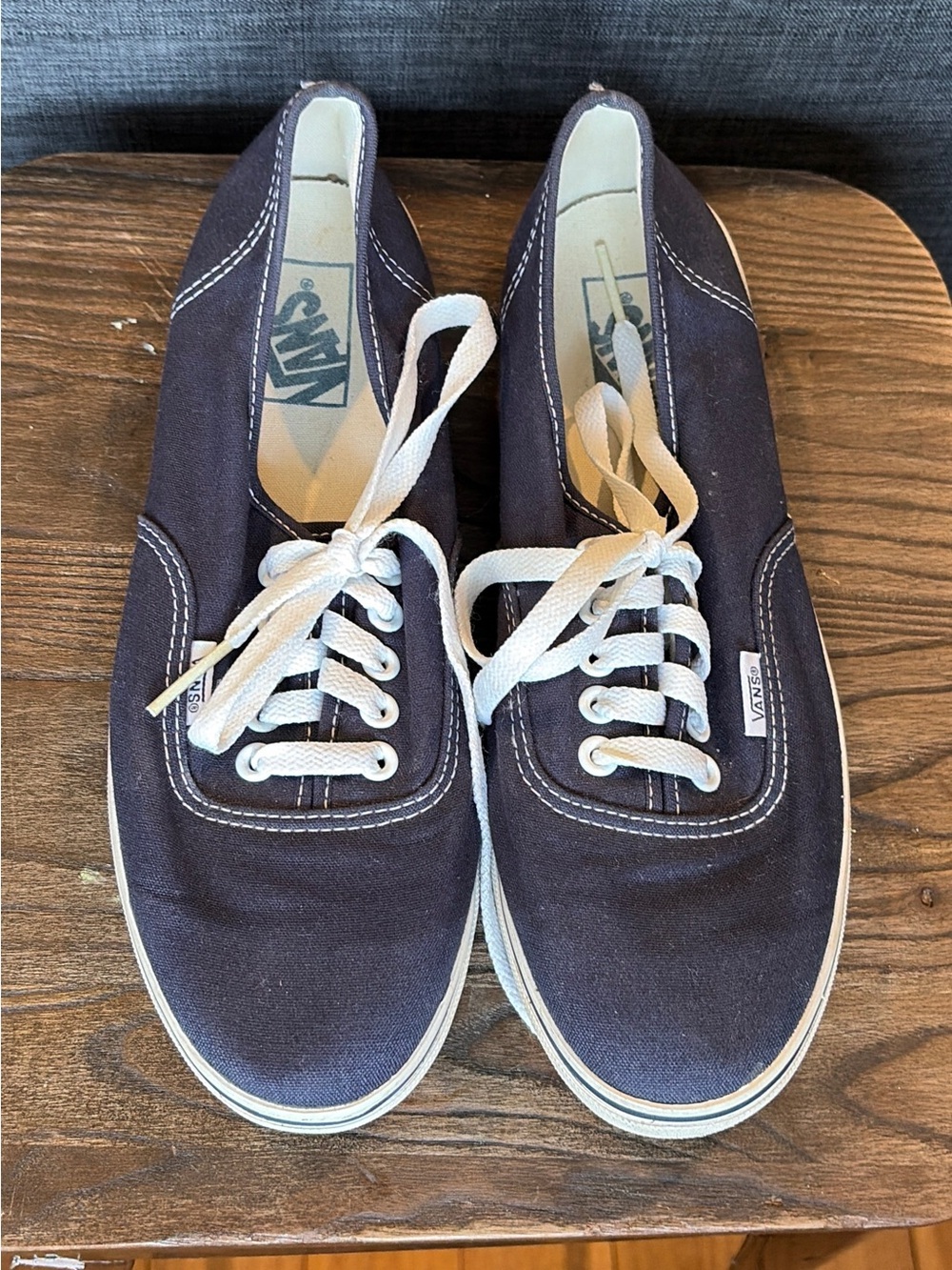 Vans lace up sneaker women’s size 9 men’s size 7.5 navy blue